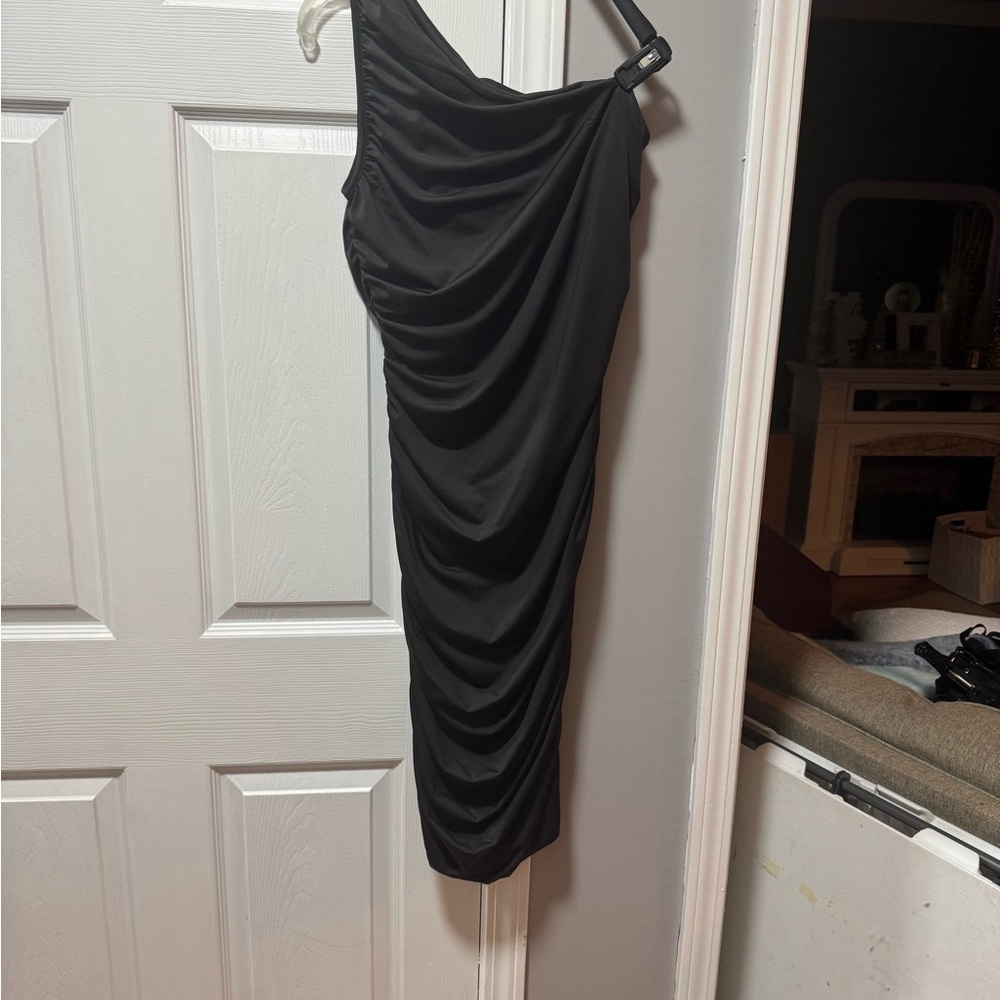 Elegant One-Shoulder Black Dress